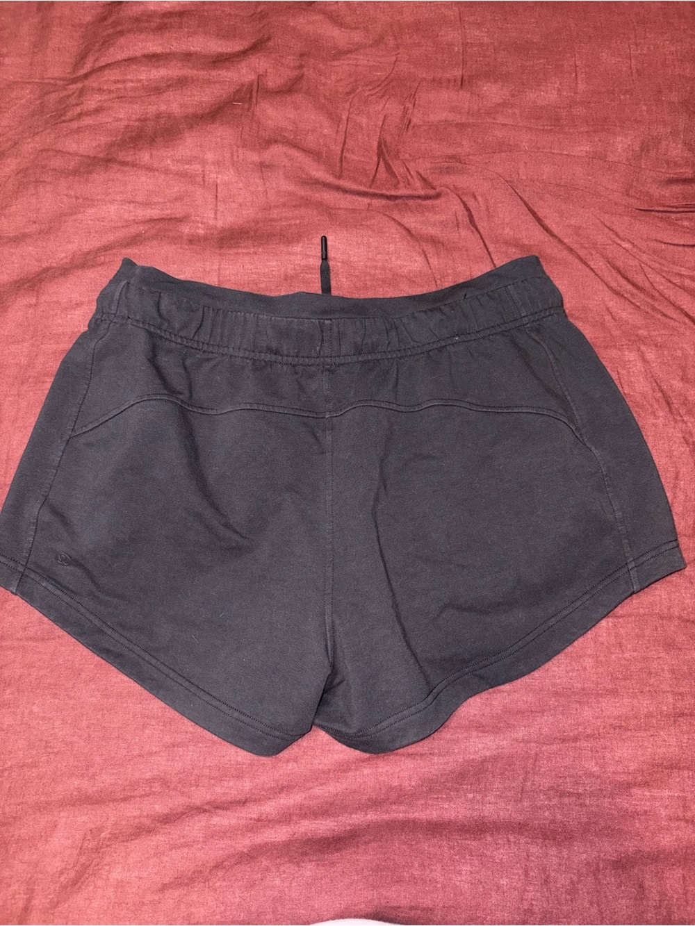 Lululemon Athletica inner glow short 3” size 12 - Picture 2 of 3